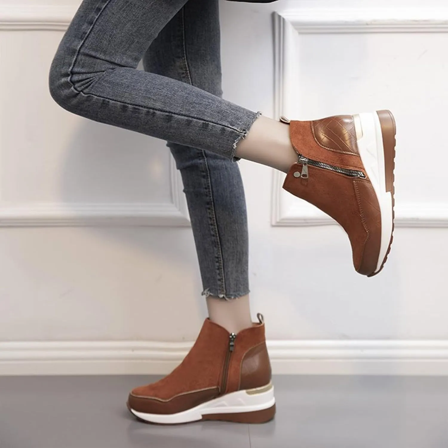 Womens Wide Snow Boots Outdoor Ski Boots Thickening Womens Leather Fu Lined Slip On Ankle Booties